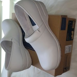 Cherokee White Shoes